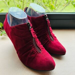 Aerosoles Heelrest maroon suede zip-up booties size 8